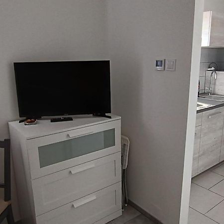 Lebego Falu Vendeghaz Oroszlány Esterno foto